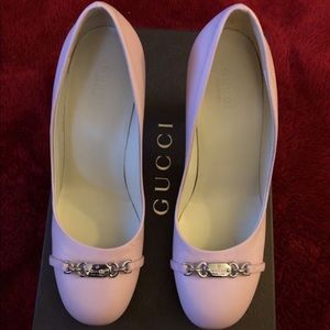 Gucci pink shoes